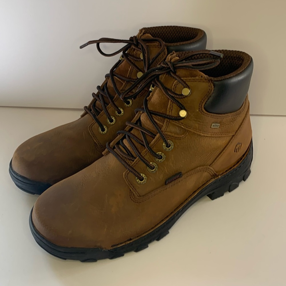 Wolverine Waterproof Boots size 10.5 Like New Slip and Oil Resistant